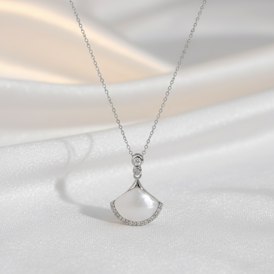 Aria - Fan Necklace